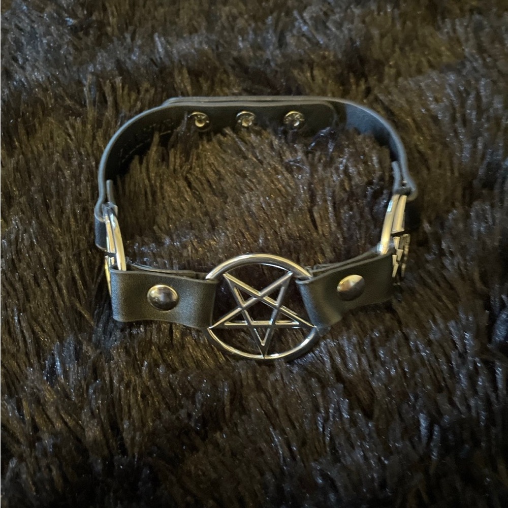 SOLD -Killstar pentagram choker